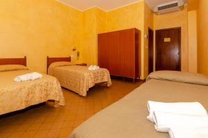 Hotel Holiday