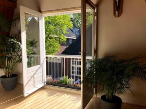 Ruim appartement met terras rustig gelegen, centrum Bergen
