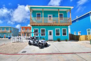 Four-Bedroom House room in Good Times and Tan Lines GV610 Home