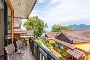 Phi Phi Long Beach Resort & Villa