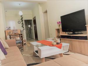 Theano's Cozy & Quiet Lux Central Flat - Wifi & full Amenities Achaia Greece