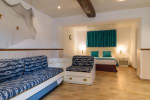 Hotels The Originals City, Hotel Frisia, Beaulieu-sur-Mer (Inter-Hotel) : photos des chambres