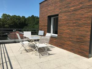 Hotels Westlodge Dardilly Lyon Nord : Appartement avec Terrasse