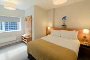PREMIER SUITES Reading