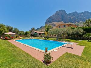 Lovely Child-friendly Villa with Swimming Pool in Cinisi