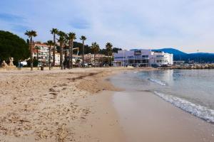 Appartements Les balcons de Bandol Centre ville avec vue mer et face a la plage : photos des chambres