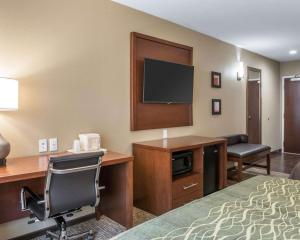 Queen Suite with Two Queen Beds - Accessible/Non-Smoking room in Comfort Inn & Suites Pittsburgh