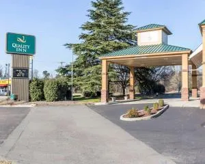 艾肯品质酒店 - 格林伍德