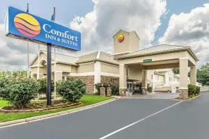 Comfort Inn & Suites Greenwood near University - 格林伍德