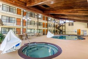 Quality Inn & Suites Sevierville - Pigeon Forge