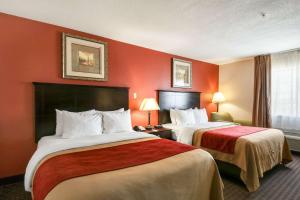 Queen Room with Two Queen Beds - Non-Smoking room in Quality Inn Kingsville Hwy 77