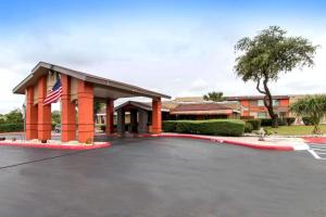 Howard Johnson Inn And Suites hotel, 
San Antonio, United States.
The photo picture quality can be
variable. We apologize if the
quality is of an unacceptable
level.