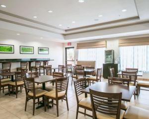 Restwell Inn & Suites I-45 North