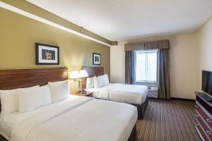 Queen Room with Two Queen Beds - Non-Smoking room in Quality Inn & Suites West Chase