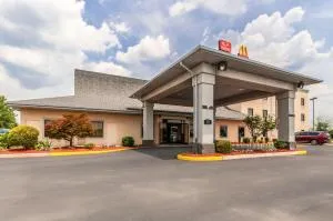 Econo Lodge Inn & Suites - Zepp