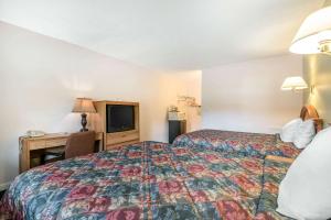 Queen Room with Two Queen Beds room in Rodeway Inn - Bellows Falls