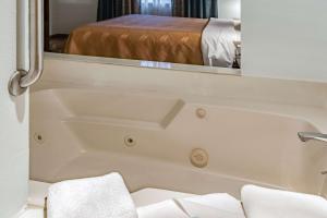 Quality Inn & Suites Vancouver North