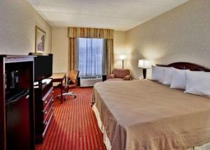 King Room - Non-Smoking room in Quality Inn & Suites Somerset