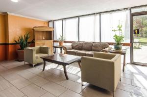 Econo Lodge Inn & Suites Norton - Wise South