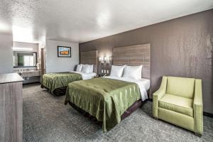 Queen Room with Two Queen Beds - Non-Smoking room in Quality Inn I-10 East near AT&T Center