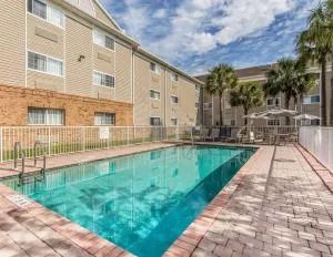 Suburban Studios Fort Myers Cape Coral - 萨尼贝尔