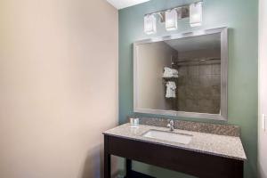 Clarion Inn & Suites Atlanta Downtown