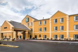 Quality Inn & Suites near I-80 and I-294 - Markham
