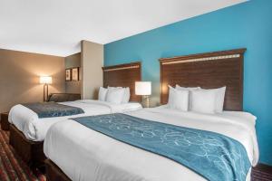 Queen Suite with Two Queen Beds - Non-Smoking room in Comfort Suites Fairview Heights