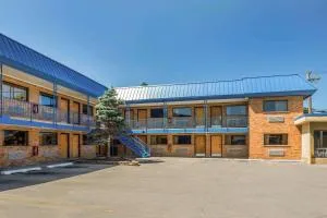 Rodeway Inn Lyons - La Grange - 乔利埃特