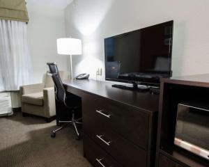 Standard King Room - Non-Smoking  room in Sleep Inn & Suites And Conference Center Downtown