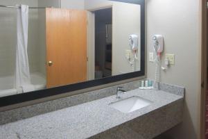 Queen Room with Two Queen Beds room in Quality Inn Nashville – Bloomington