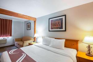 King Room with Sofa Bed - Smoking room in Quality Inn Salisbury