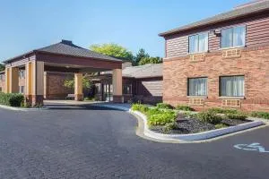 Quality Inn & Suites - Saugatuck