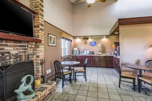 Rodeway Inn Saint Joseph