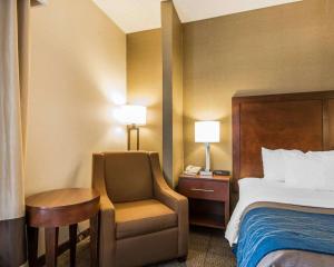 King Room - Non-Smoking room in Quality Inn Cameron