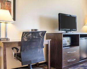 Quality Inn & Suites Minot North