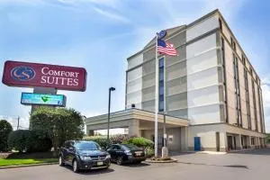 Comfort Suites Avenel - Carteret