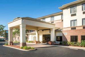 Comfort Inn & Suites West Chester - North Cincinnati