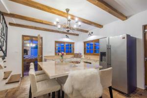 House for Rent Leila