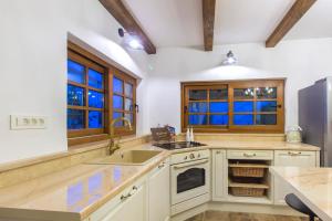 House for Rent Leila