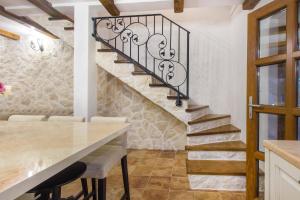 House for Rent Leila