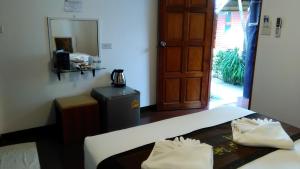 Lanta New Coconut Bungalow