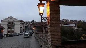 MANGO Guesthouse - Nukriani