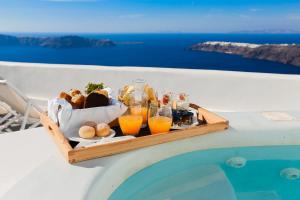 Ilioperato Hotel Santorini Greece