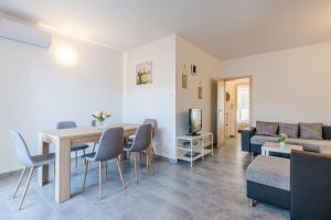 Pasko 4 modern furnished ap for 7