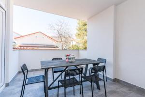 Pasko 4 modern furnished ap for 7 