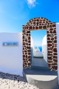 Ilioperato Hotel Santorini Greece