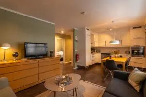 Old Town Modern Apartment - Saurbær