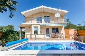 Dalmatian village charm - spacious villa with pool near Trogir - Prgomet