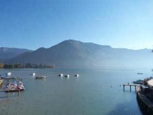 Hotels The Originals City, Hotel Rey du Mont Sion, Saint-Julien-en-Genevois Sud (Inter-Hotel) : photos des chambres